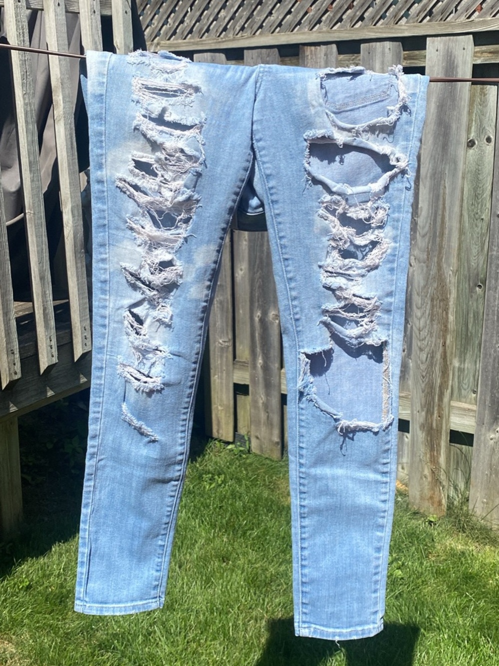 American Eagle Outfitters Light Blue Ripped Skinny Jeans